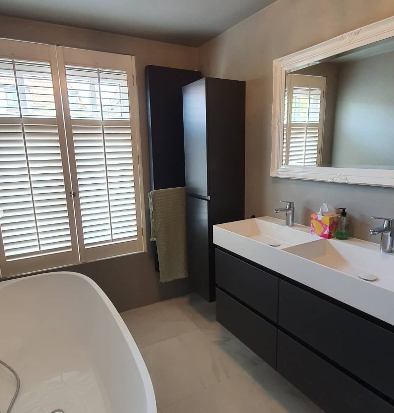 TWNS badkamer met dubbel wastafelmeubel